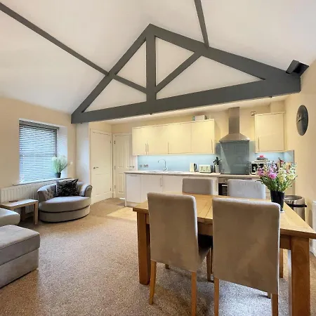 Arthurs -charming Courtyard In The Heart Of Kendal, The District Apartamento *