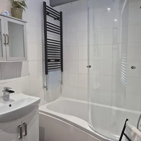 Arthurs -charming Courtyard In The Heart Of Kendal, The District Kendal