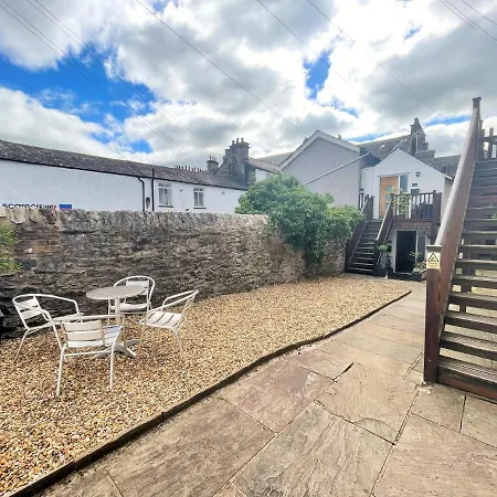 Διαμέρισμα Arthurs -charming Courtyard In The Heart Of Kendal, The District Κένταλ